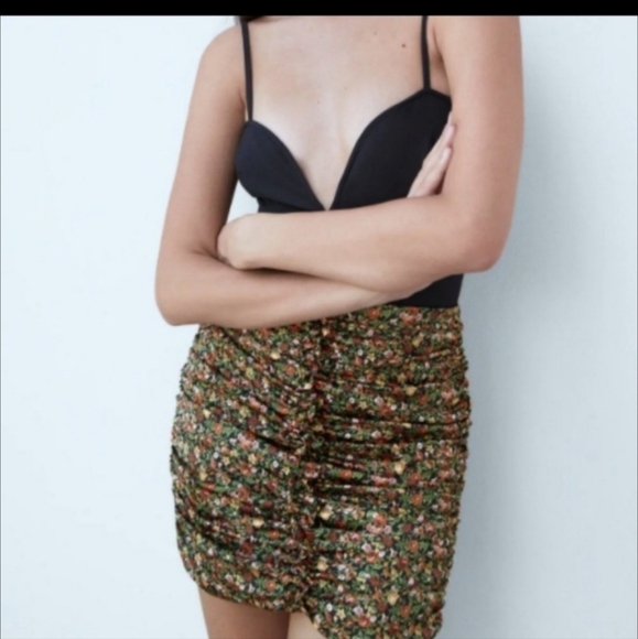 Zara Draped Floral Mini Skirt - Picture 4 of 4
